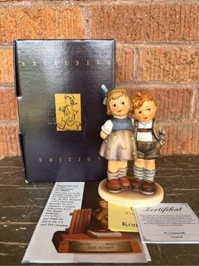 Goebel Hummel W Germany 1985 Exclusive Ed 10 Yr Member #449"The Little Pair" Box